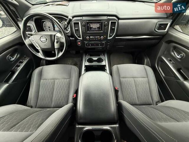Черный Ниссан Титан, объемом двигателя 5.56 л и пробегом 160 тыс. км за 29999 $, фото 48 на Automoto.ua
