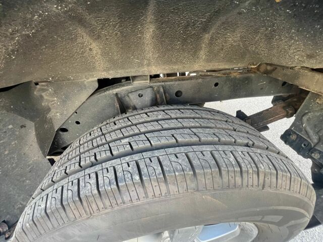 Красный Ниссан Титан, объемом двигателя 5.6 л и пробегом 270 тыс. км за 8500 $, фото 11 на Automoto.ua