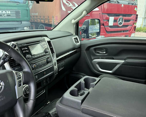 Синий Ниссан Титан, объемом двигателя 5.56 л и пробегом 145 тыс. км за 29500 $, фото 6 на Automoto.ua