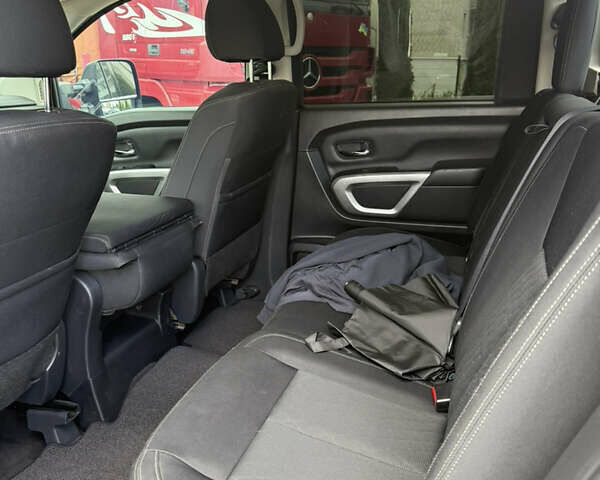 Синий Ниссан Титан, объемом двигателя 5.56 л и пробегом 145 тыс. км за 29500 $, фото 11 на Automoto.ua