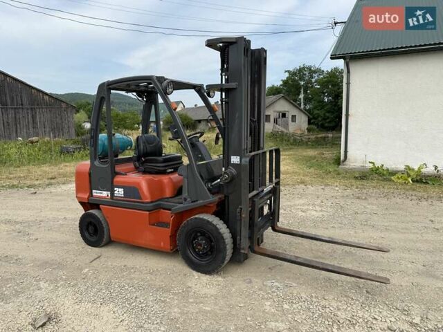 Ниссан ЮД 2004 в Тячеве на Automoto.ua Коричневый Ниссан ЮД, объемом двигателя 0 л и пробегом 15 тыс. км за 11500 $, фото 2 на Automoto.ua