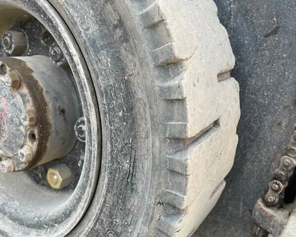 Серый Ниссан ЮД, объемом двигателя 0 л и пробегом 1 тыс. км за 10000 $, фото 5 на Automoto.ua