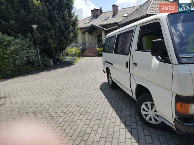 Білий Ніссан Урван, об'ємом двигуна 2.5 л та пробігом 640 тис. км за 3000 $, фото 5 на Automoto.ua