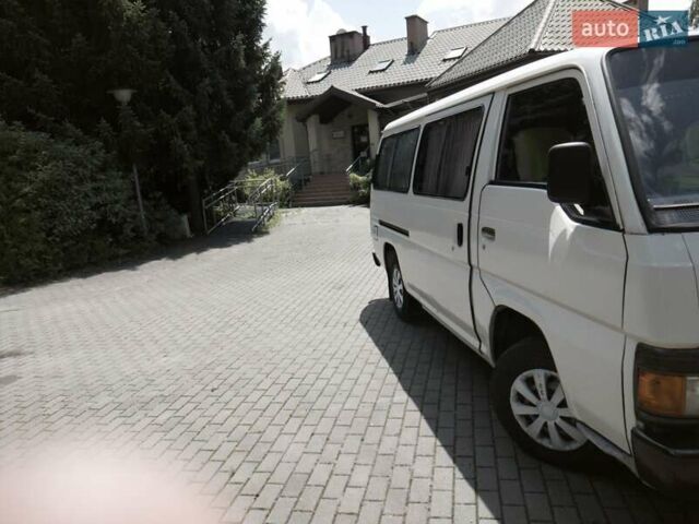 Білий Ніссан Урван, об'ємом двигуна 2.5 л та пробігом 640 тис. км за 3000 $, фото 2 на Automoto.ua