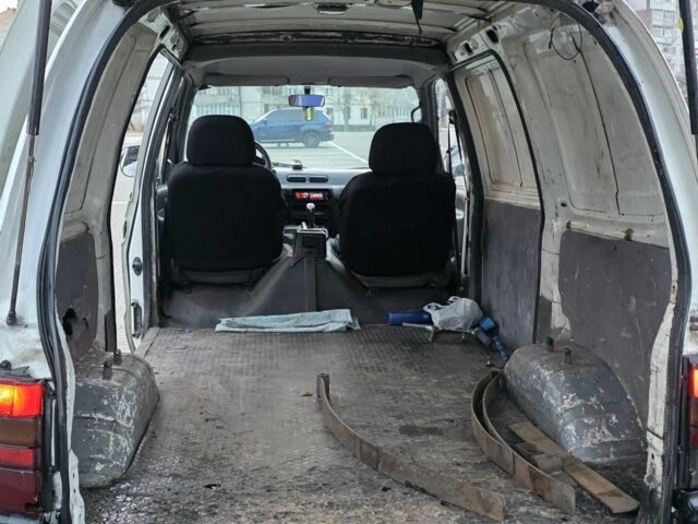 Білий Ніссан Ванетте, об'ємом двигуна 2.3 л та пробігом 299 тис. км за 1499 $, фото 10 на Automoto.ua