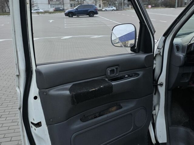 Білий Ніссан Ванетте, об'ємом двигуна 2.3 л та пробігом 299 тис. км за 1499 $, фото 8 на Automoto.ua