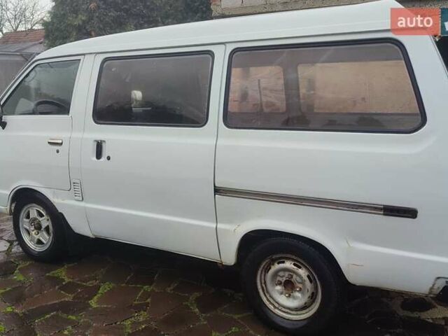 Белый Ниссан Ванетте, объемом двигателя 2 л и пробегом 216 тыс. км за 2100 $, фото 2 на Automoto.ua