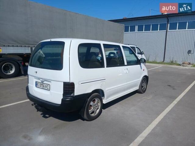 Белый Ниссан Ванетте, объемом двигателя 2.3 л и пробегом 300 тыс. км за 1880 $, фото 1 на Automoto.ua