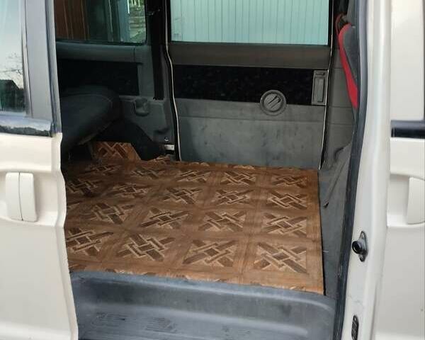 Білий Ніссан Ванетте, об'ємом двигуна 2.28 л та пробігом 266 тис. км за 3200 $, фото 2 на Automoto.ua