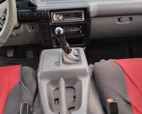 Білий Ніссан Ванетте, об'ємом двигуна 2.28 л та пробігом 266 тис. км за 3200 $, фото 4 на Automoto.ua