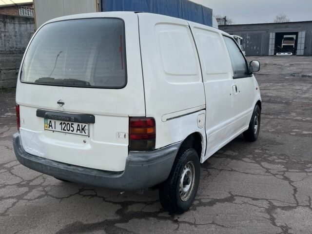 Белый Ниссан Ванетте, объемом двигателя 2.3 л и пробегом 240 тыс. км за 2300 $, фото 3 на Automoto.ua