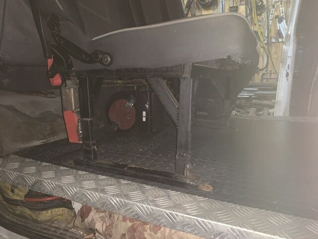 Білий Ніссан Ванетте, об'ємом двигуна 2.3 л та пробігом 320 тис. км за 2300 $, фото 7 на Automoto.ua