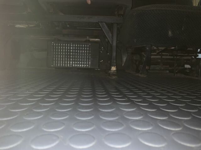 Білий Ніссан Ванетте, об'ємом двигуна 2.3 л та пробігом 320 тис. км за 2300 $, фото 6 на Automoto.ua