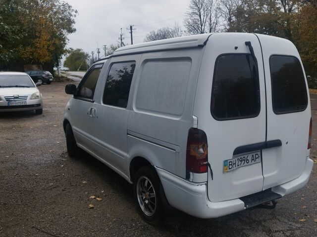 Ниссан Ванетте 1999 в Одессе на Automoto.ua Белый Ниссан Ванетте, объемом двигателя 2 л и пробегом 185 тыс. км за 600 $, фото 4 на Automoto.ua