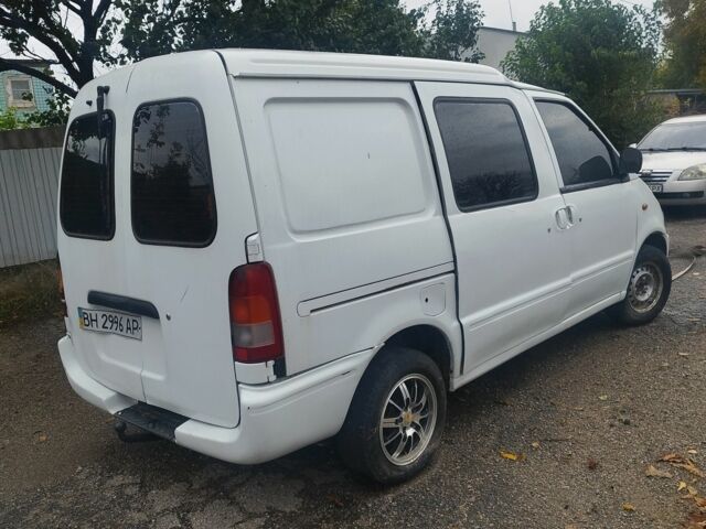 Ниссан Ванетте 1999 в Одессе на Automoto.ua Белый Ниссан Ванетте, объемом двигателя 2 л и пробегом 185 тыс. км за 600 $, фото 3 на Automoto.ua