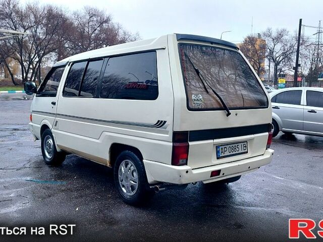 Белый Ниссан Ванетте, объемом двигателя 20 л и пробегом 398 тыс. км за 3300 $, фото 4 на Automoto.ua
