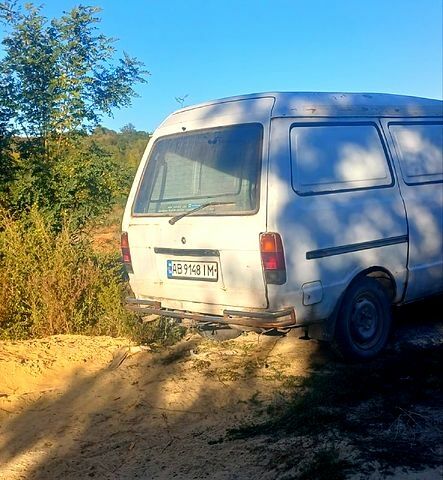 Ніссан Ванетте 1993 у Песчанке на Automoto.ua Білий Ніссан Ванетте, об'ємом двигуна 2 л та пробігом 454 тис. км за 1050 $, фото 4 на Automoto.ua