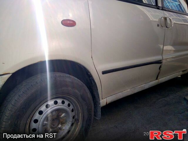 Белый Ниссан Ванетте, объемом двигателя 2.3 л и пробегом 266 тыс. км за 3200 $, фото 1 на Automoto.ua