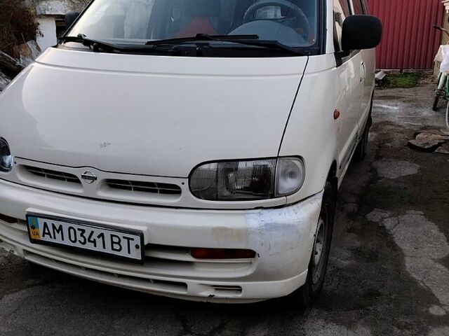 Белый Ниссан Ванетте, объемом двигателя 2.3 л и пробегом 266 тыс. км за 3200 $, фото 6 на Automoto.ua