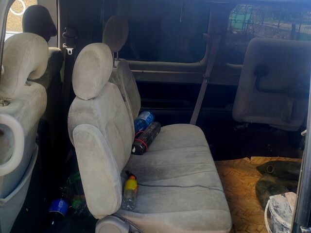 Черный Ниссан Ванетте, объемом двигателя 2 л и пробегом 111 тыс. км за 2200 $, фото 4 на Automoto.ua