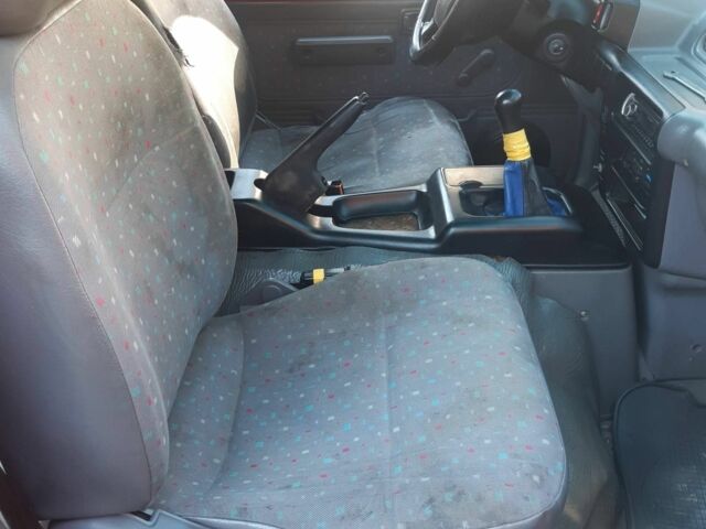 Червоний Ніссан Ванетте, об'ємом двигуна 0 л та пробігом 345 тис. км за 2999 $, фото 2 на Automoto.ua