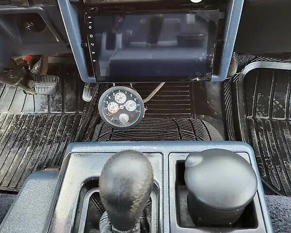 Красный Ниссан Ванетте, объемом двигателя 2 л и пробегом 340 тыс. км за 2500 $, фото 4 на Automoto.ua