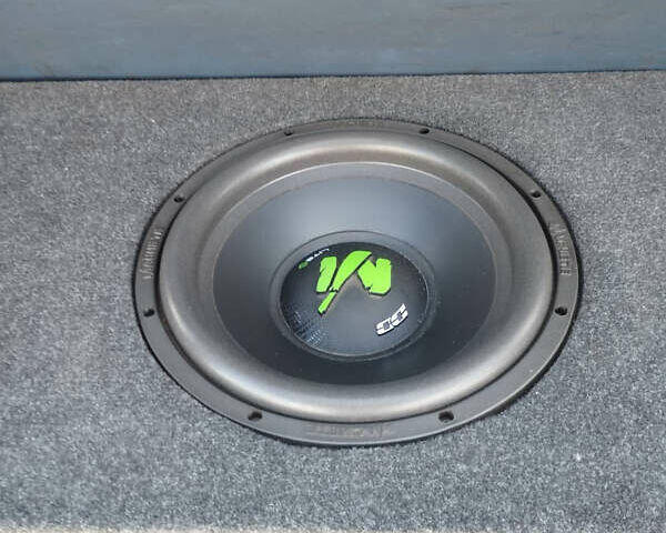 Красный Ниссан Ванетте, объемом двигателя 2 л и пробегом 340 тыс. км за 2500 $, фото 3 на Automoto.ua