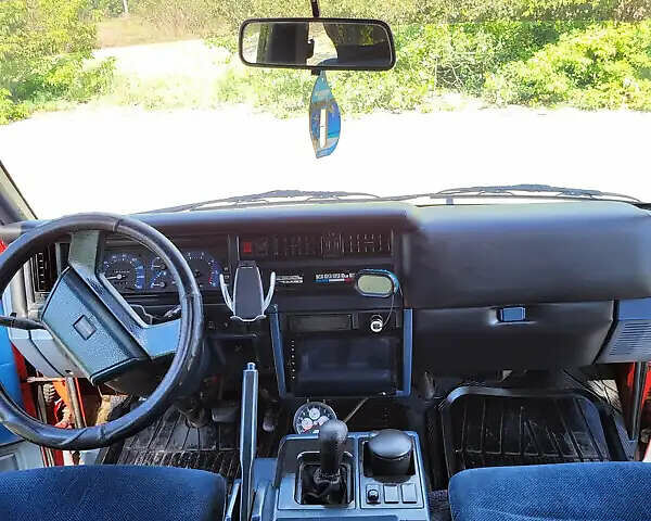 Красный Ниссан Ванетте, объемом двигателя 2 л и пробегом 340 тыс. км за 2500 $, фото 9 на Automoto.ua