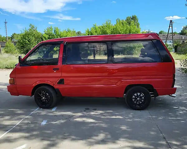 Красный Ниссан Ванетте, объемом двигателя 2 л и пробегом 340 тыс. км за 2500 $, фото 13 на Automoto.ua