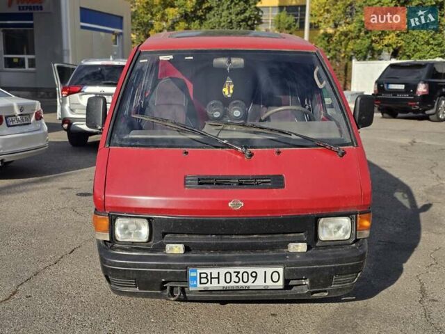 Красный Ниссан Ванетте, объемом двигателя 1.95 л и пробегом 237 тыс. км за 1800 $, фото 7 на Automoto.ua