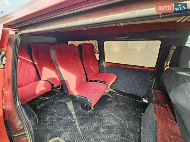 Красный Ниссан Ванетте, объемом двигателя 1.95 л и пробегом 237 тыс. км за 1800 $, фото 10 на Automoto.ua