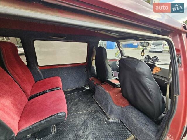 Красный Ниссан Ванетте, объемом двигателя 1.95 л и пробегом 237 тыс. км за 1800 $, фото 11 на Automoto.ua