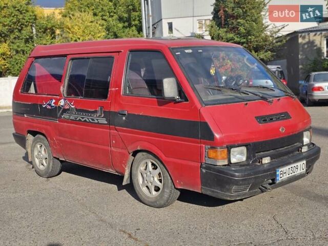 Красный Ниссан Ванетте, объемом двигателя 1.95 л и пробегом 237 тыс. км за 1800 $, фото 2 на Automoto.ua