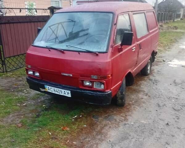 Червоний Ніссан Ванетте, об'ємом двигуна 0 л та пробігом 250 тис. км за 1300 $, фото 2 на Automoto.ua