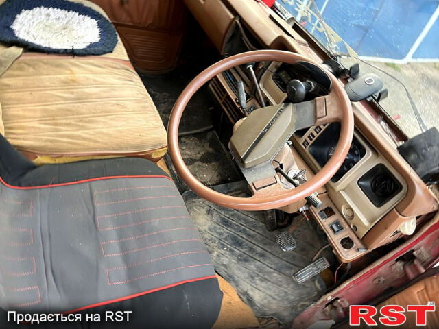 Червоний Ніссан Ванетте, об'ємом двигуна 1.5 л та пробігом 300 тис. км за 800 $, фото 7 на Automoto.ua