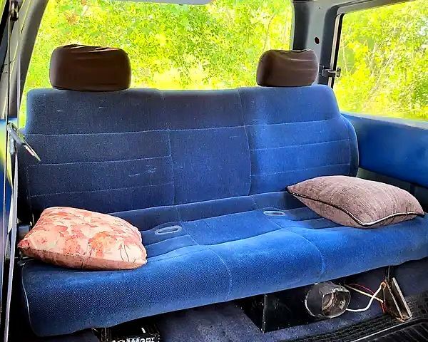 Червоний Ніссан Ванетте, об'ємом двигуна 2 л та пробігом 340 тис. км за 2500 $, фото 2 на Automoto.ua