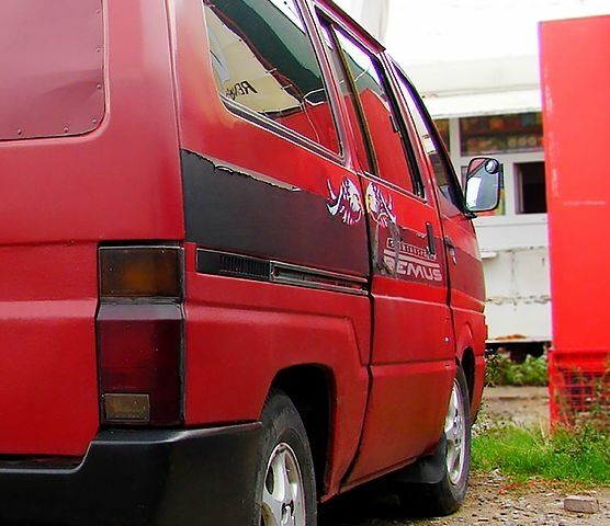 Красный Ниссан Ванетте, объемом двигателя 2 л и пробегом 275 тыс. км за 1200 $, фото 2 на Automoto.ua