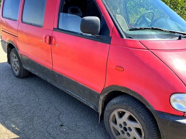 Красный Ниссан Ванетте, объемом двигателя 2.3 л и пробегом 300 тыс. км за 2100 $, фото 3 на Automoto.ua