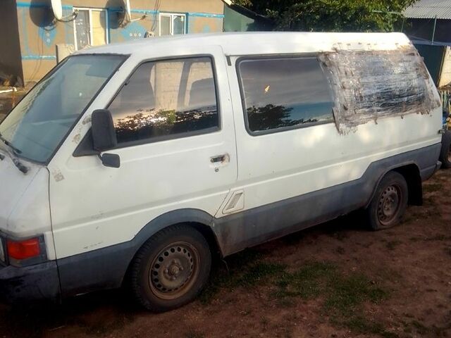Ниссан Ванетте, объемом двигателя 2 л и пробегом 200 тыс. км за 850 $, фото 1 на Automoto.ua