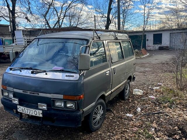 Ніссан Ванетте, об'ємом двигуна 2 л та пробігом 100 тис. км за 1400 $, фото 1 на Automoto.ua