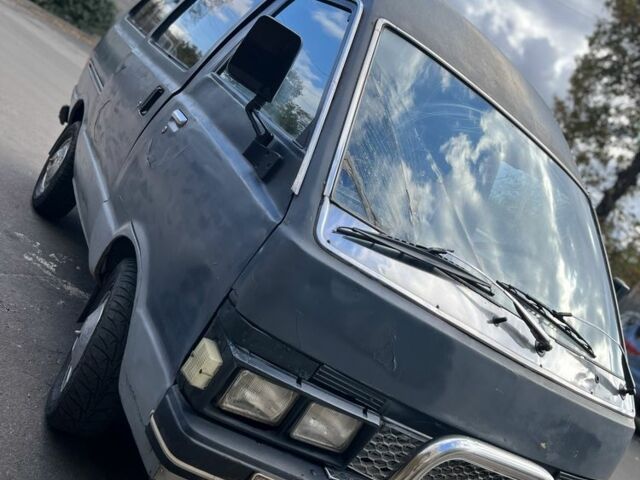 Серый Ниссан Ванетте, объемом двигателя 1.6 л и пробегом 200 тыс. км за 999 $, фото 7 на Automoto.ua