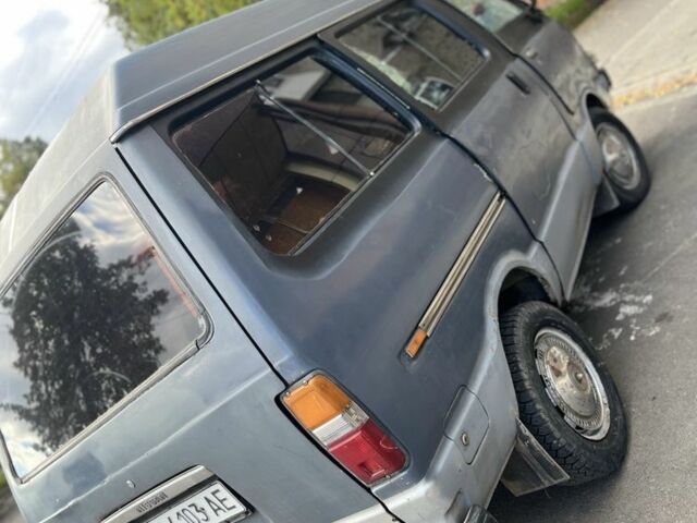 Серый Ниссан Ванетте, объемом двигателя 1.6 л и пробегом 200 тыс. км за 999 $, фото 5 на Automoto.ua