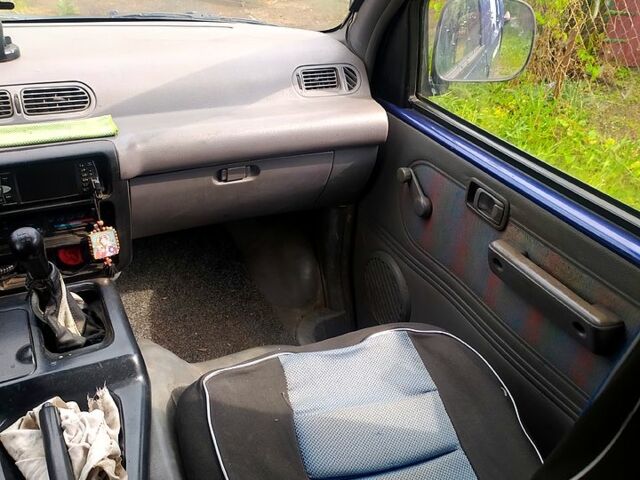 Синий Ниссан Ванетте, объемом двигателя 2.3 л и пробегом 0 тыс. км за 2000 $, фото 2 на Automoto.ua