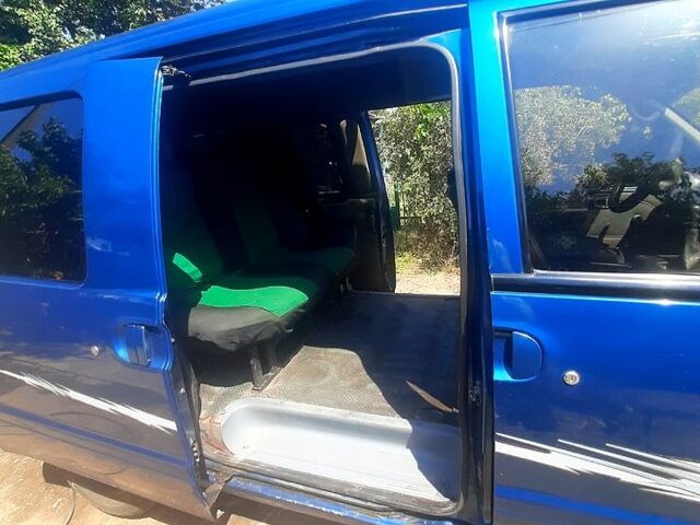 Синий Ниссан Ванетте, объемом двигателя 2.3 л и пробегом 220 тыс. км за 3000 $, фото 7 на Automoto.ua