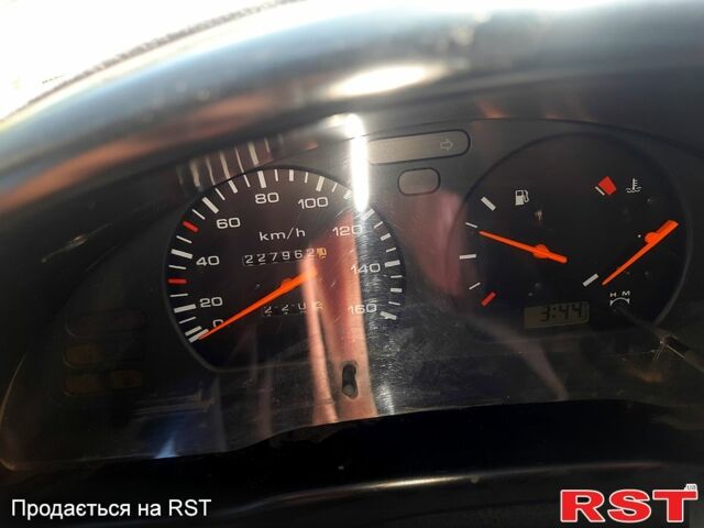 Синий Ниссан Ванетте, объемом двигателя 2.3 л и пробегом 220 тыс. км за 3000 $, фото 5 на Automoto.ua