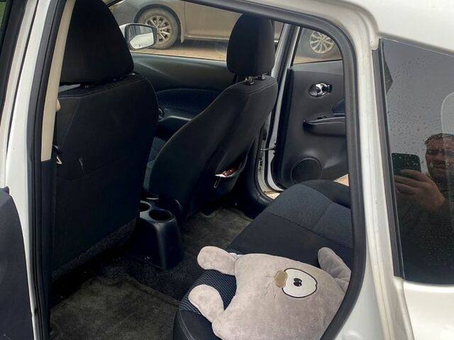 Белый Ниссан Верса, объемом двигателя 1.6 л и пробегом 250 тыс. км за 7000 $, фото 3 на Automoto.ua