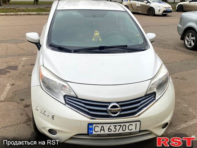 Белый Ниссан Верса, объемом двигателя 1.6 л и пробегом 250 тыс. км за 7000 $, фото 1 на Automoto.ua