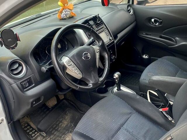 Белый Ниссан Верса, объемом двигателя 1.6 л и пробегом 250 тыс. км за 7000 $, фото 4 на Automoto.ua