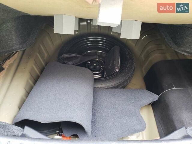 Черный Ниссан Верса, объемом двигателя 1.6 л и пробегом 80 тыс. км за 13000 $, фото 2 на Automoto.ua