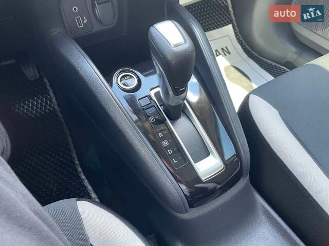 Черный Ниссан Верса, объемом двигателя 1.6 л и пробегом 33 тыс. км за 13300 $, фото 8 на Automoto.ua